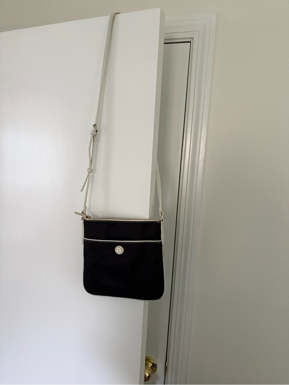 Talbots Crossbody - Picture 4 of 13